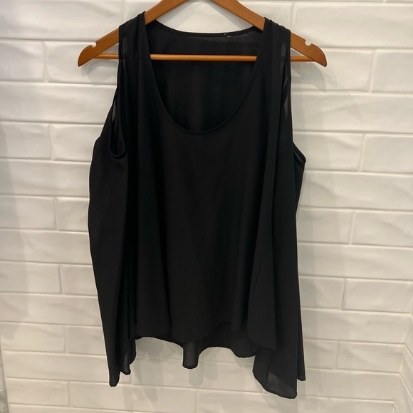 𝅺LOVERS + Friends stay longer cold shoulder bell sleeve top - Picture 2 of 11